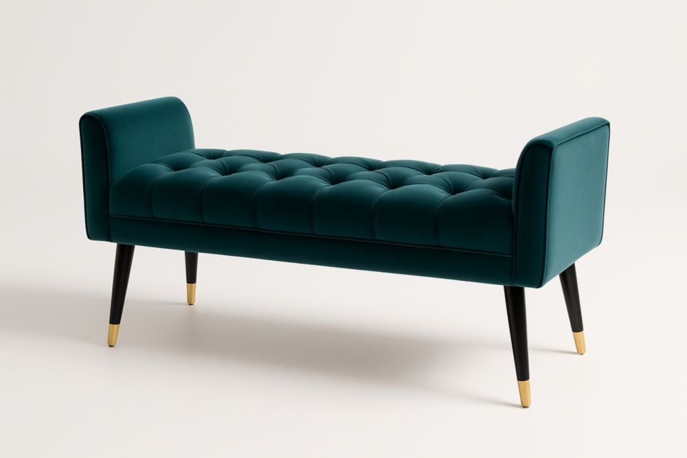 Panca in velluto verde con gambe in legno massello e dettagli dorati