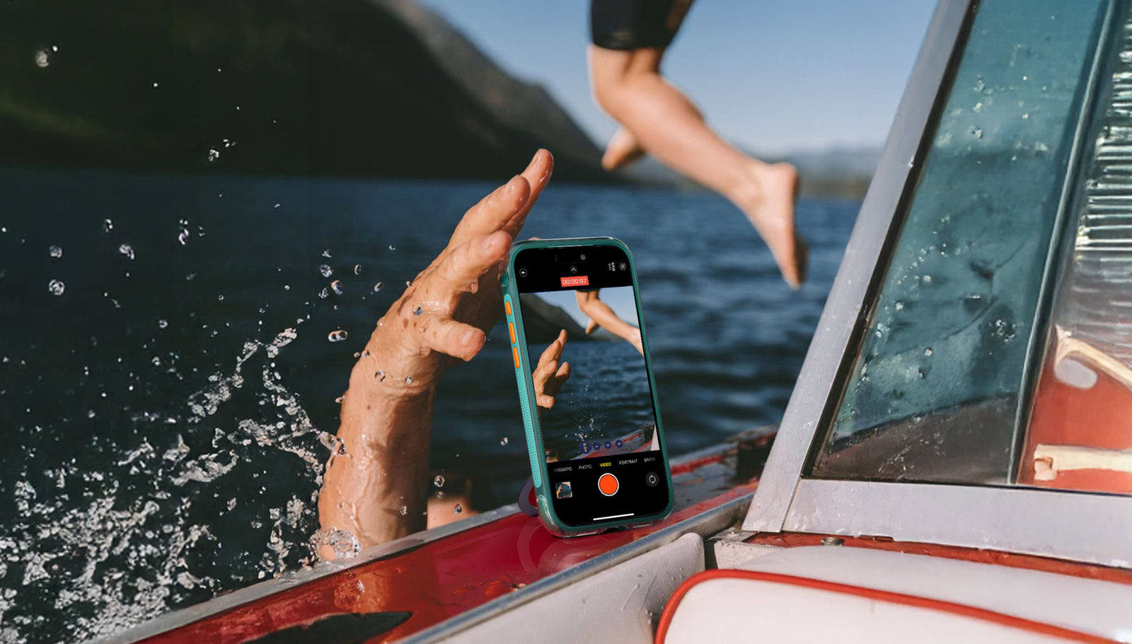 Matný ochranný kryt na mobil s podstavcom