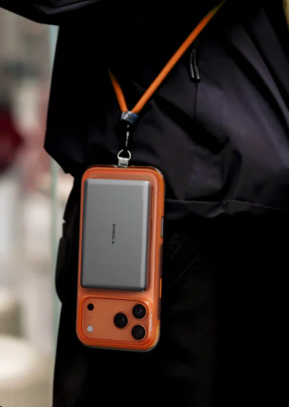 Matný ochranný kryt na mobil s podstavcom