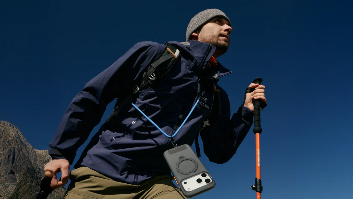 Matný ochranný kryt na mobil s podstavcom