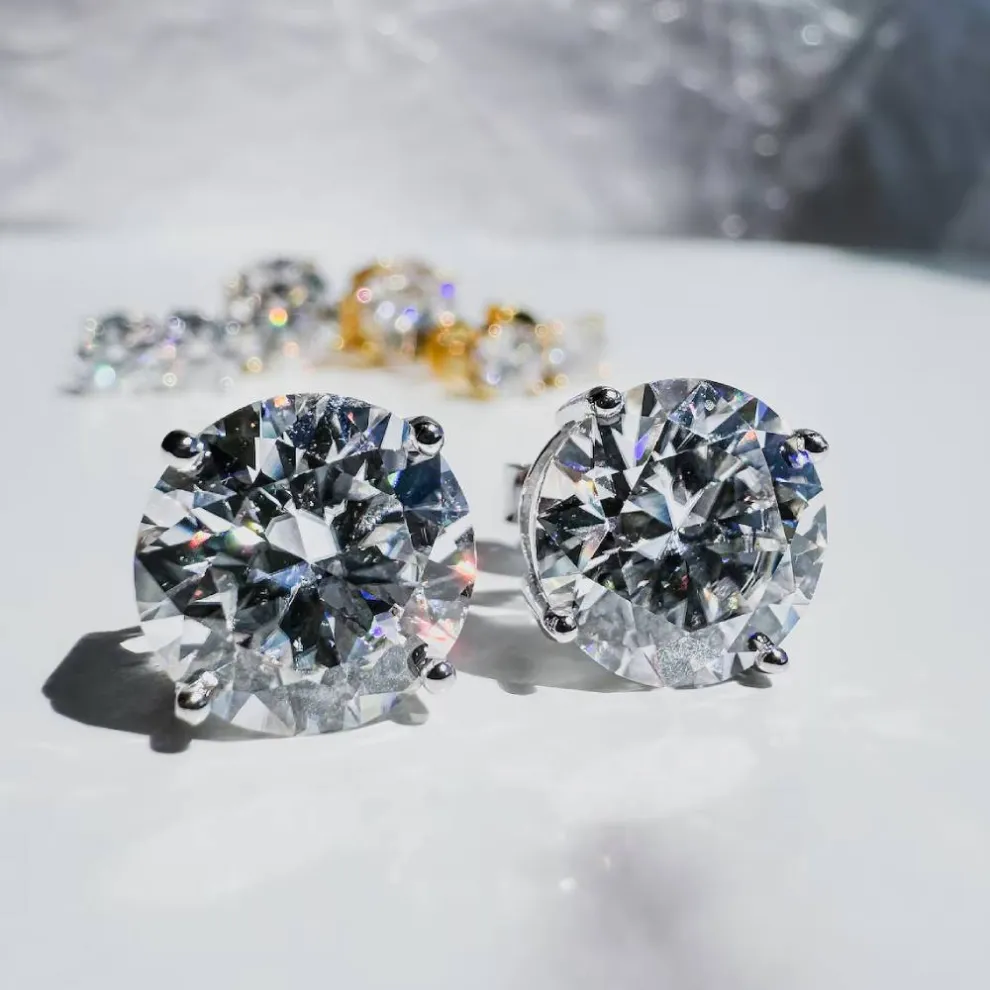 🔥 Výprodej – sleva 68 %! 💎 Klasické moissanitové diamantové náušnice