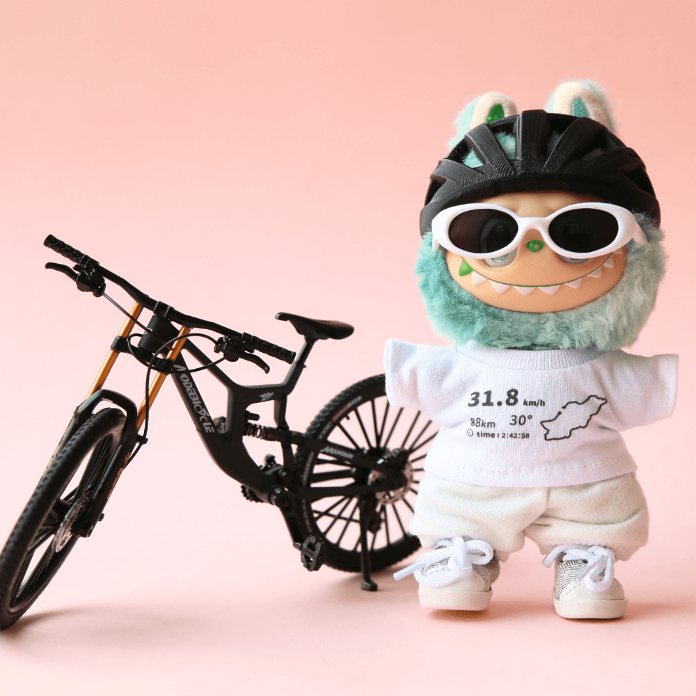 Cycling Outfit 5-Piece Set for Labubu (with helmet)