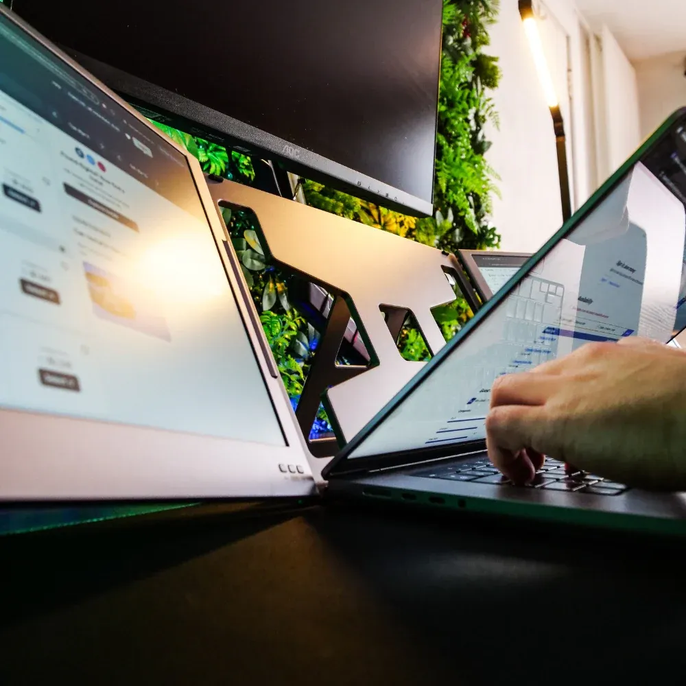 Dual Boost 15.6" Pro