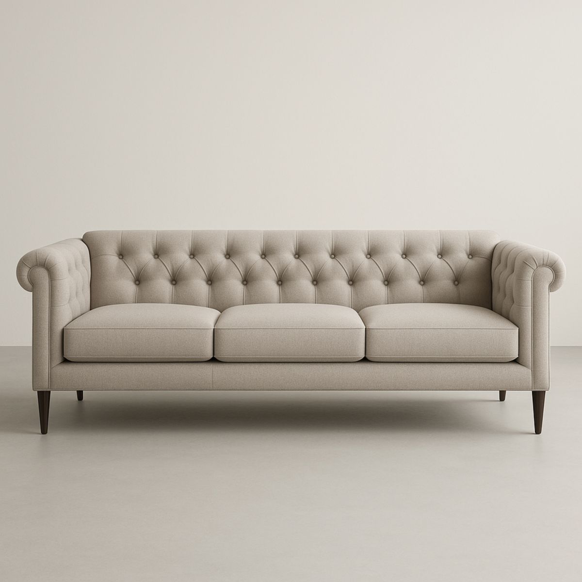 Canapé en tissu beige avec structure en bois