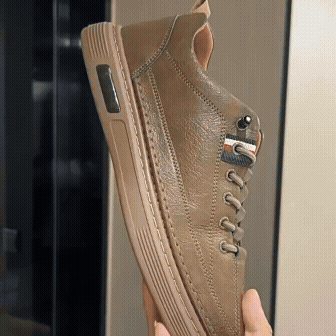 🎁Ultima zi pentru o reducere de 50%! Nu rata ocazia! 🐂 Pantofi bărbătești din piele cusuți manual👞 Gamă completă de mărimi, realizați la comandă ✅ Calzi, confortabili, impermeabili și antiderapanți