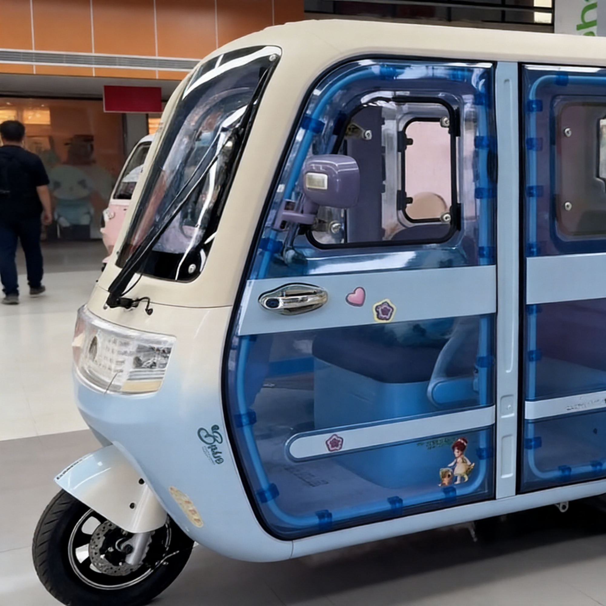 Leisure and vacation electric tricycle