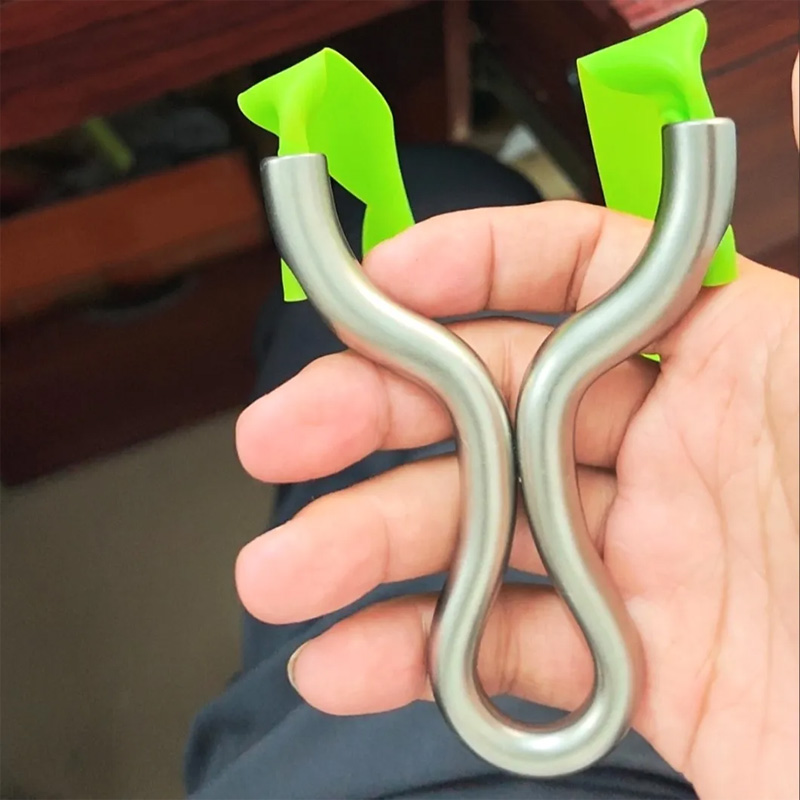 Top-hole type stainless steel slingshot