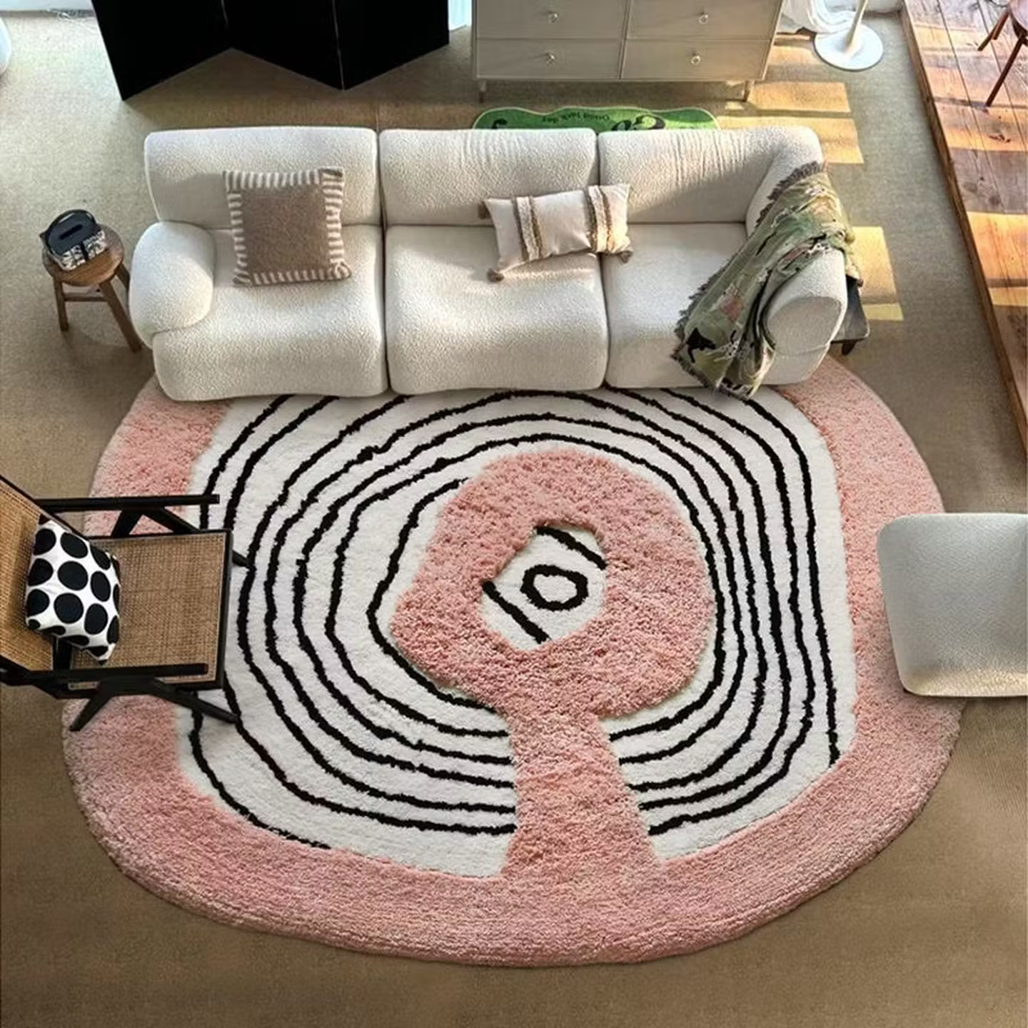 Stain-resistant wool carpet