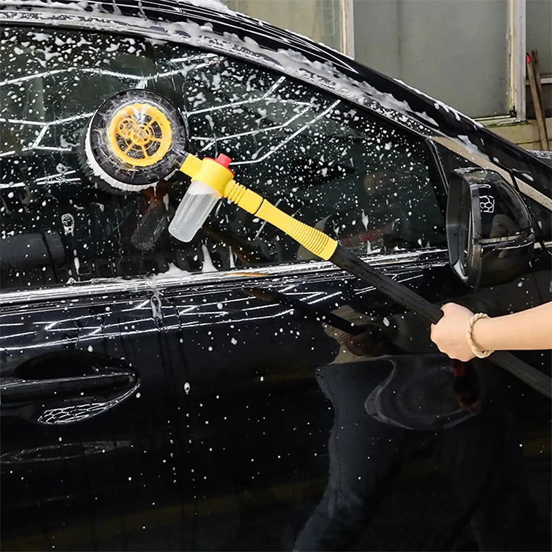 Long-handled car cleaning brush