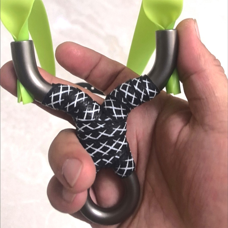 Top-hole type stainless steel slingshot