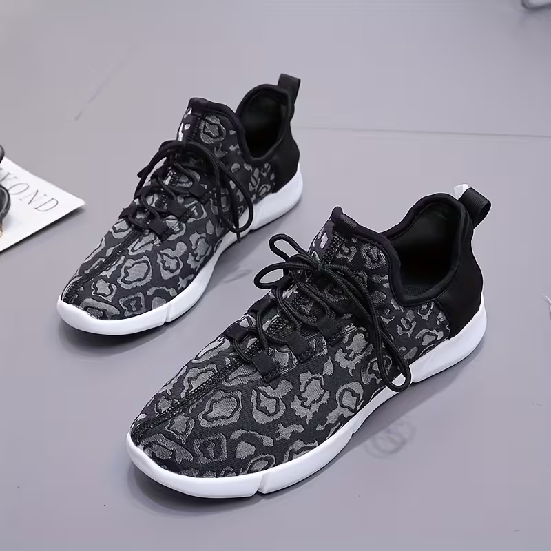 Unique fiber optic luminous casual shoes
