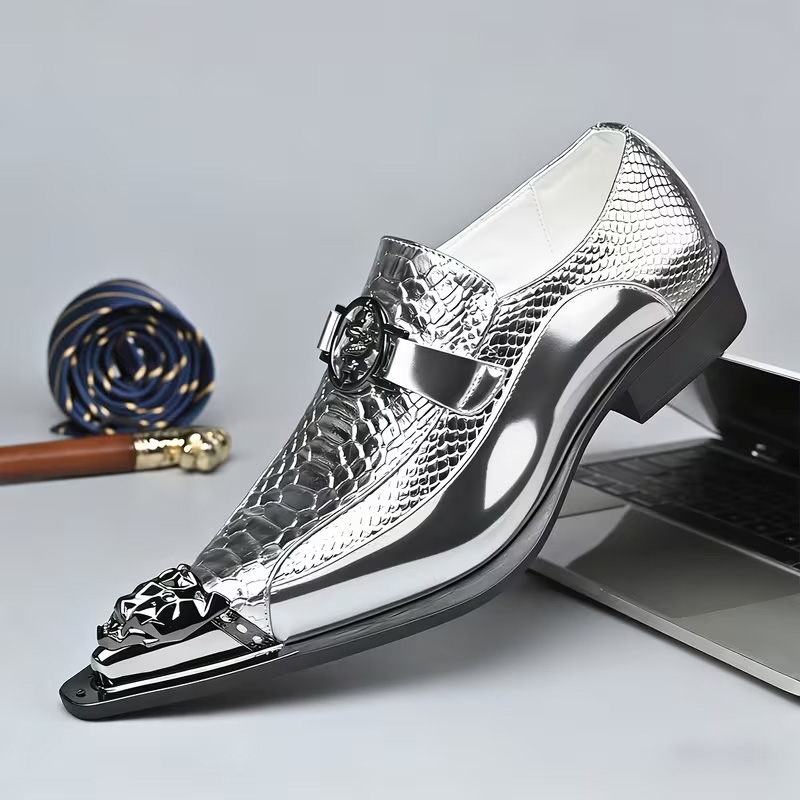 Crocodile-patterned pointed-toe leather shoes