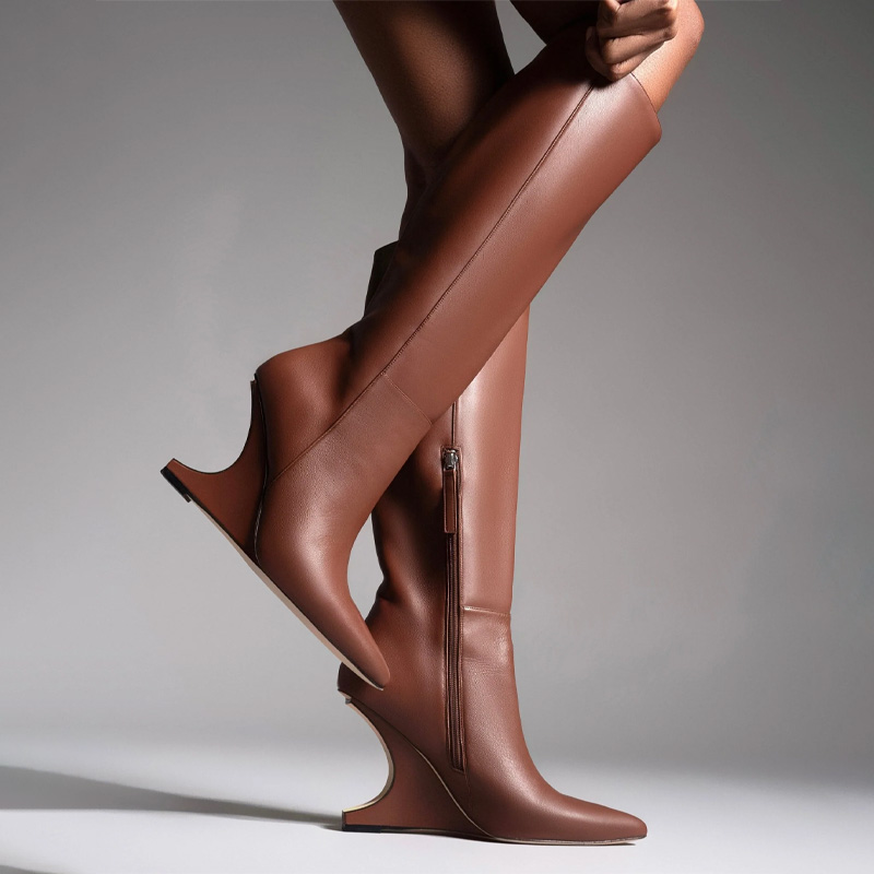 Patent leather pointed-toe high-heeled boots