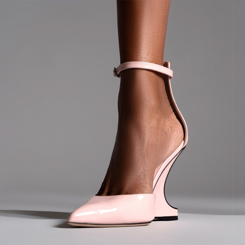 Patent leather pointed-toe high-heeled boots