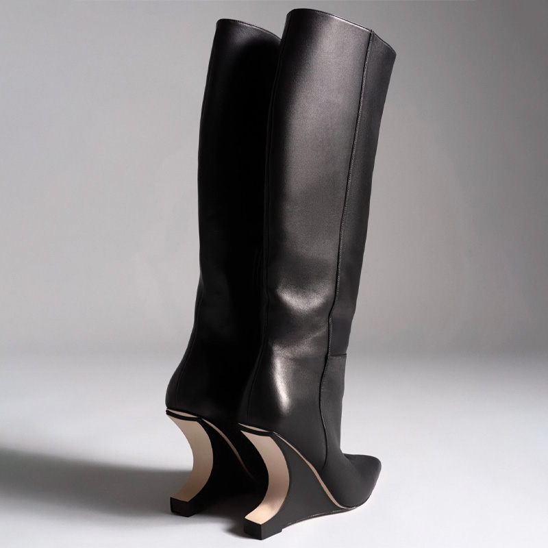 Patent leather pointed-toe high-heeled boots