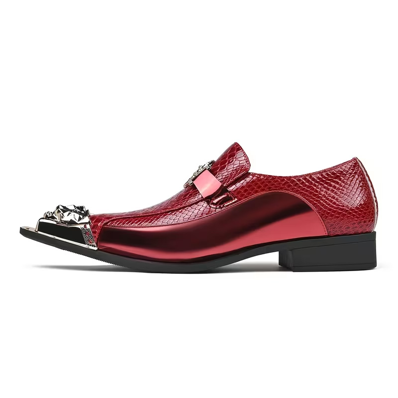 Crocodile-patterned pointed-toe leather shoes