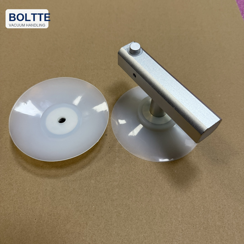 BOLTTE white 105 mm - smooth bottom single-claw handheld vacuum suction cup