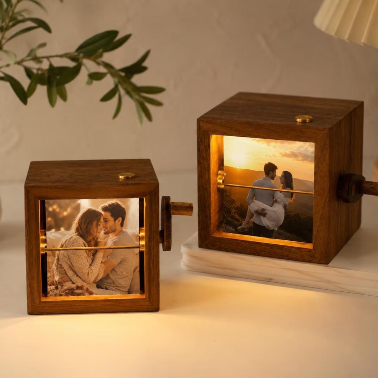 Custom Wooden Flipbook Photo Frame – Hand-Cranked Memory Keepsake with Light 