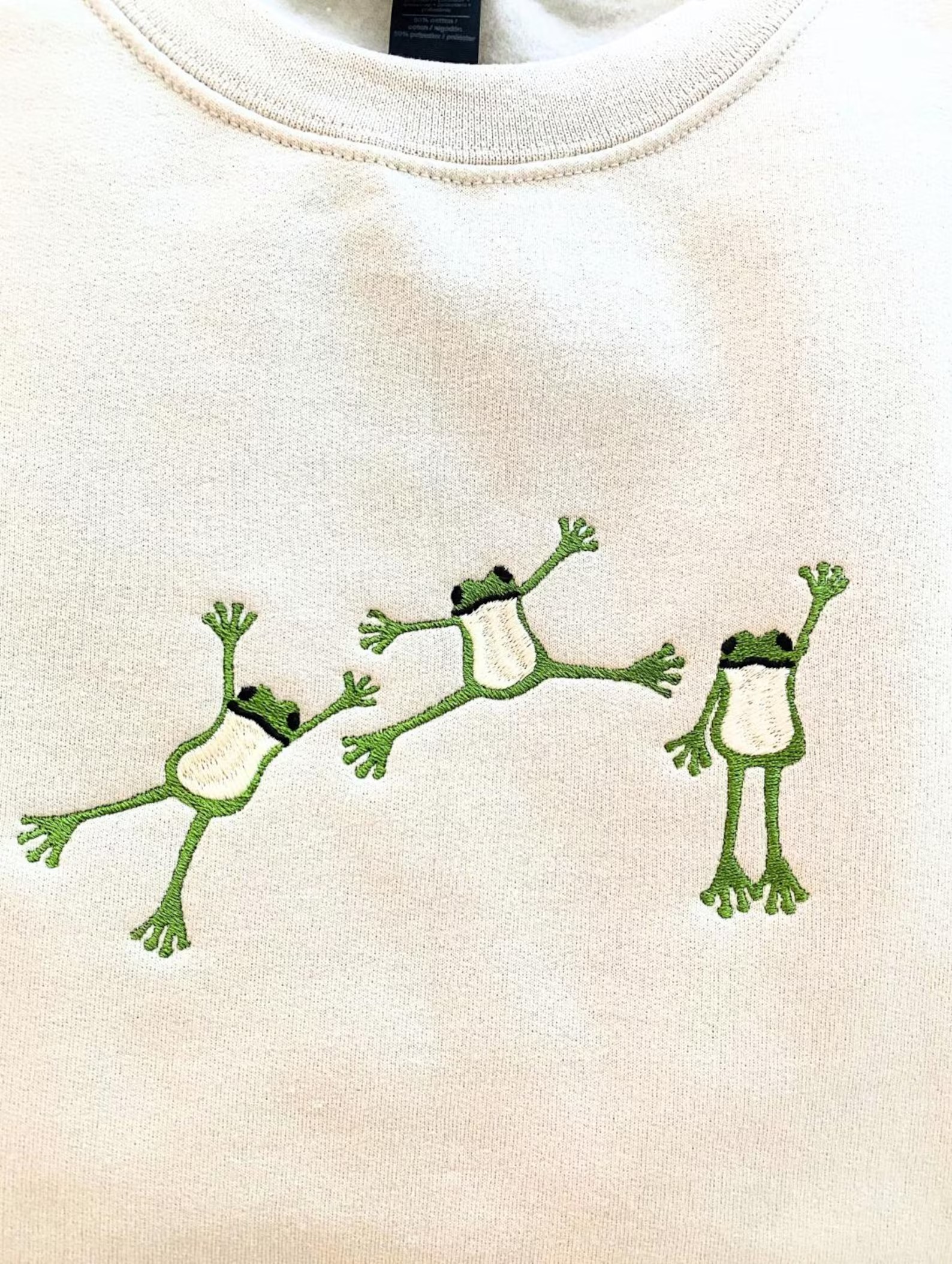 Frog Lover's Embroidered Sweatshirt