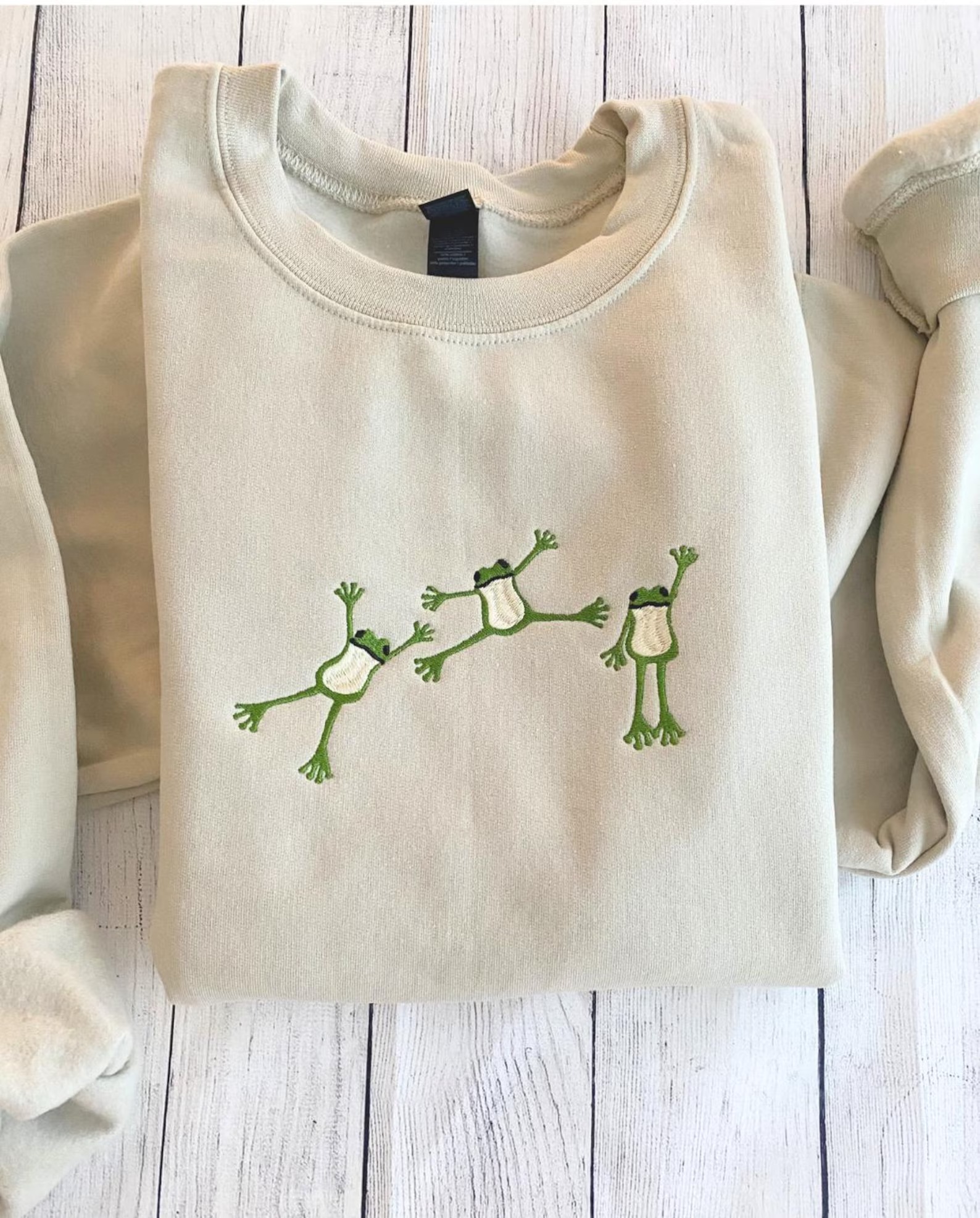 Frog Lover's Embroidered Sweatshirt