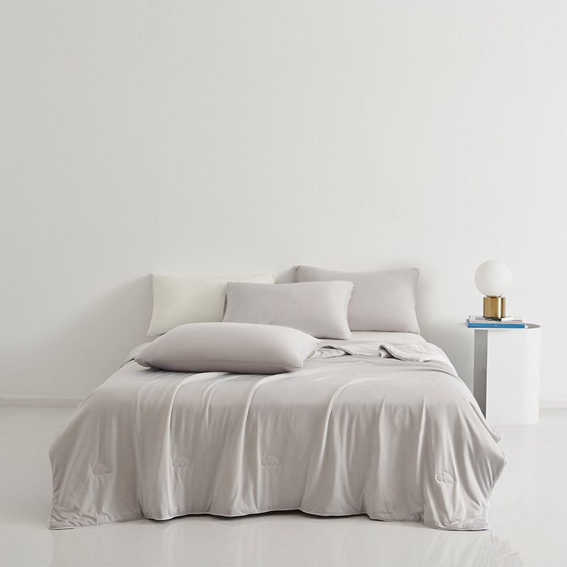 couette climatisée antibactérienne en soie glacée