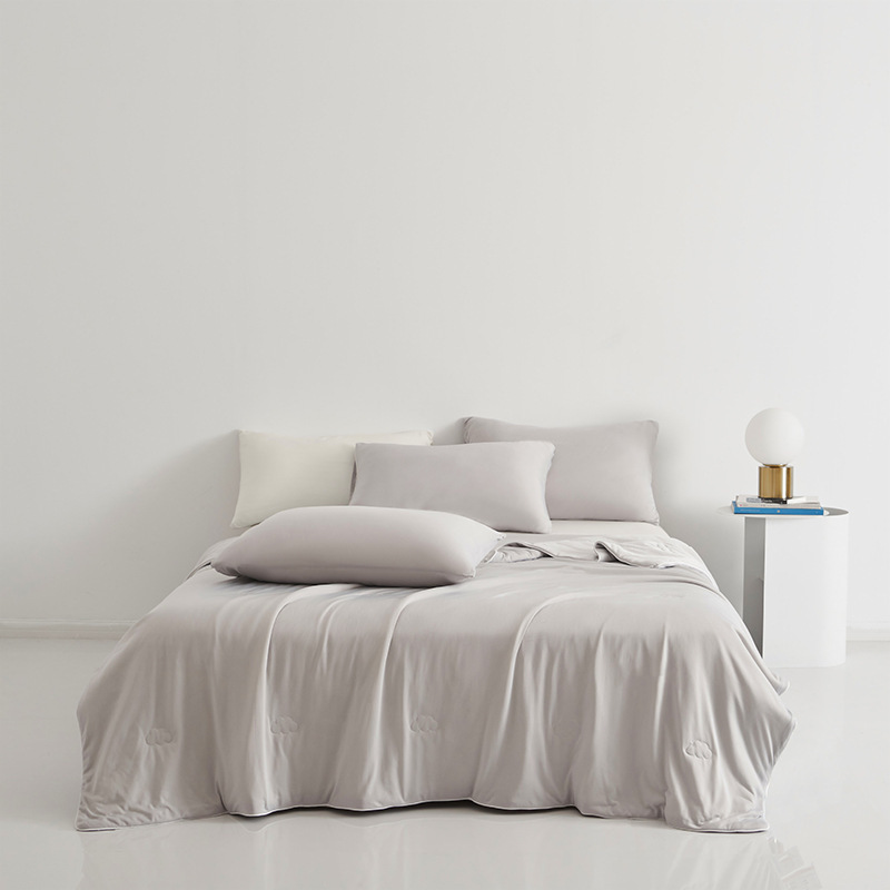 couette climatisée antibactérienne en soie glacée