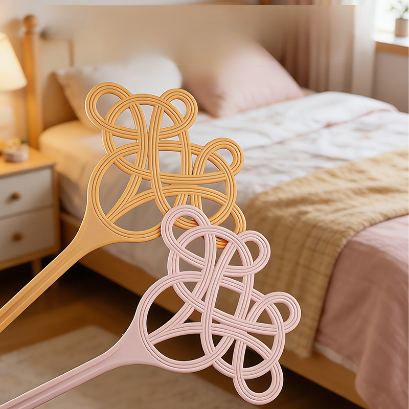 Imitace ratanového plácače na deky