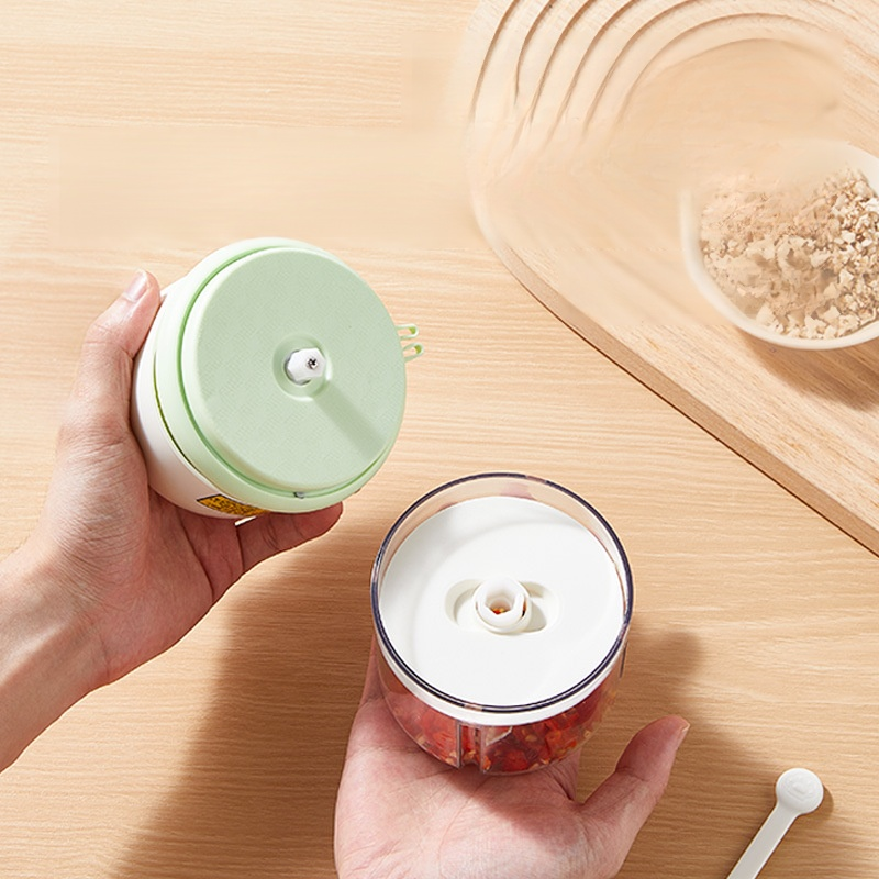 Mini elektryczny rozdrabniacz do czosnku