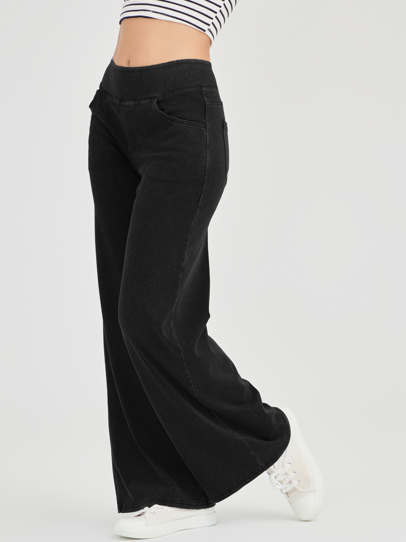 Light Wash High Waist Pull-On Wide Leg Jeans for Women - Stretchy Comfort Denim Pants