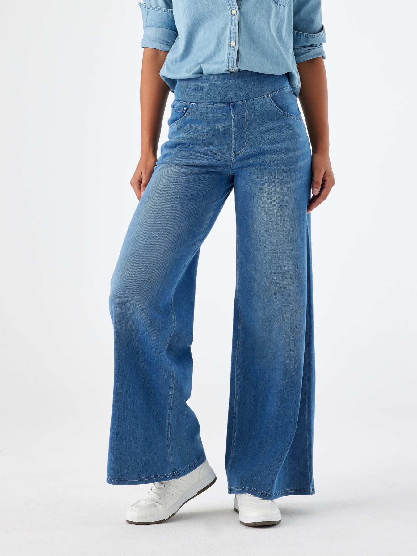 Light Wash High Waist Pull-On Wide Leg Jeans for Women - Stretchy Comfort Denim Pants