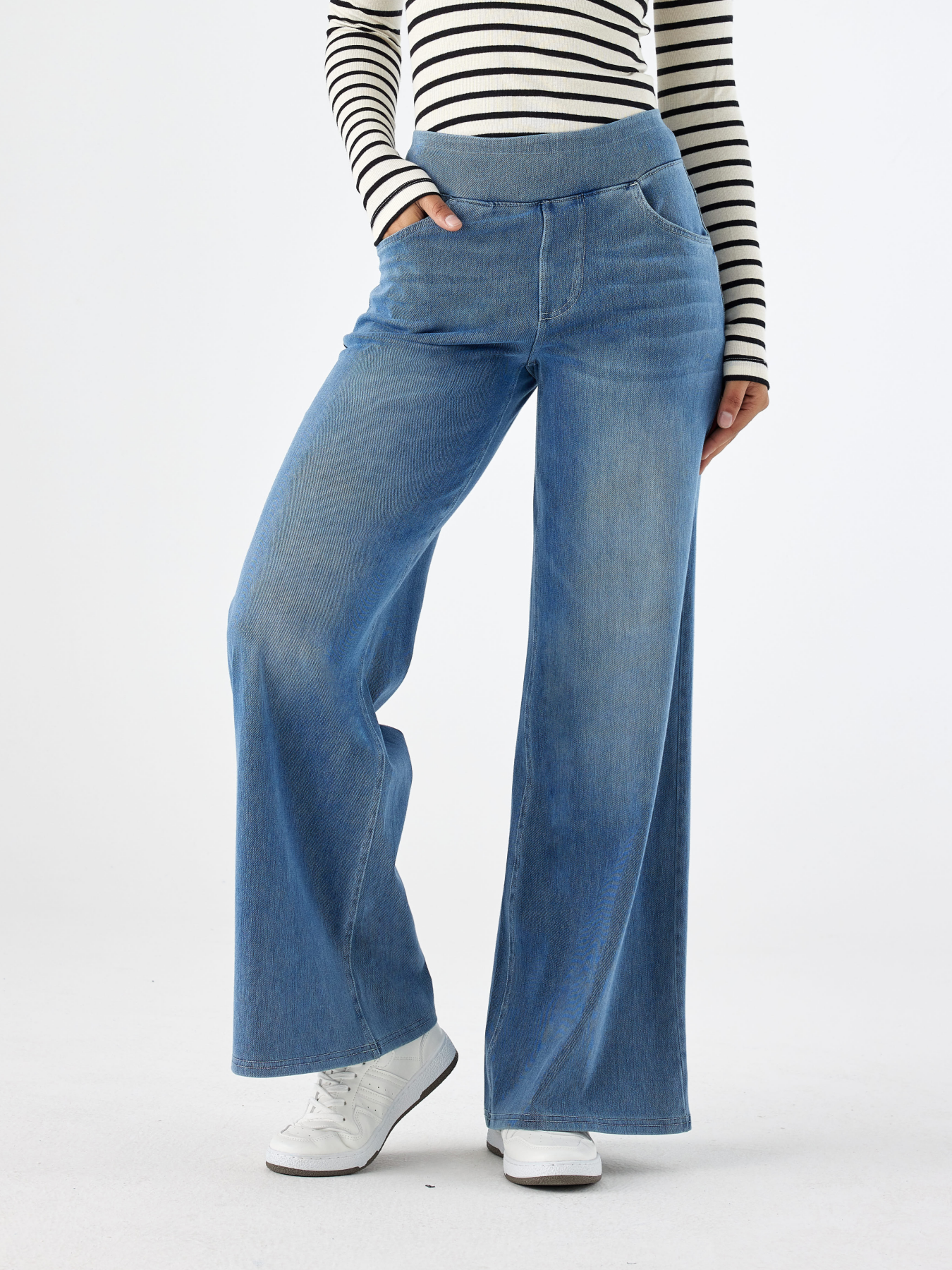 Light Wash High Waist Pull-On Wide Leg Jeans for Women - Stretchy Comfort Denim Pants
