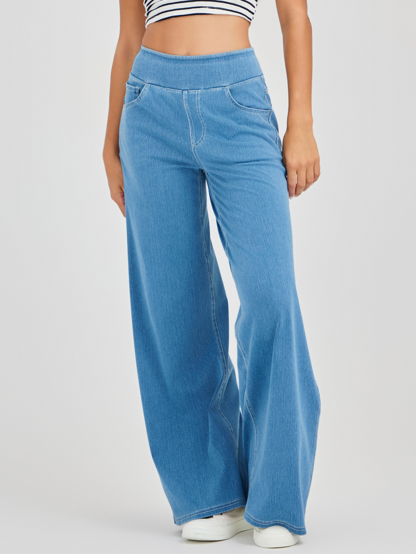 Light Wash High Waist Pull-On Wide Leg Jeans for Women - Stretchy Comfort Denim Pants