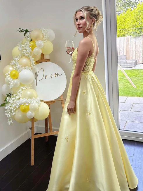 Yellow Spaghetti Straps Lace Applique V Neck A Line Prom Dresses