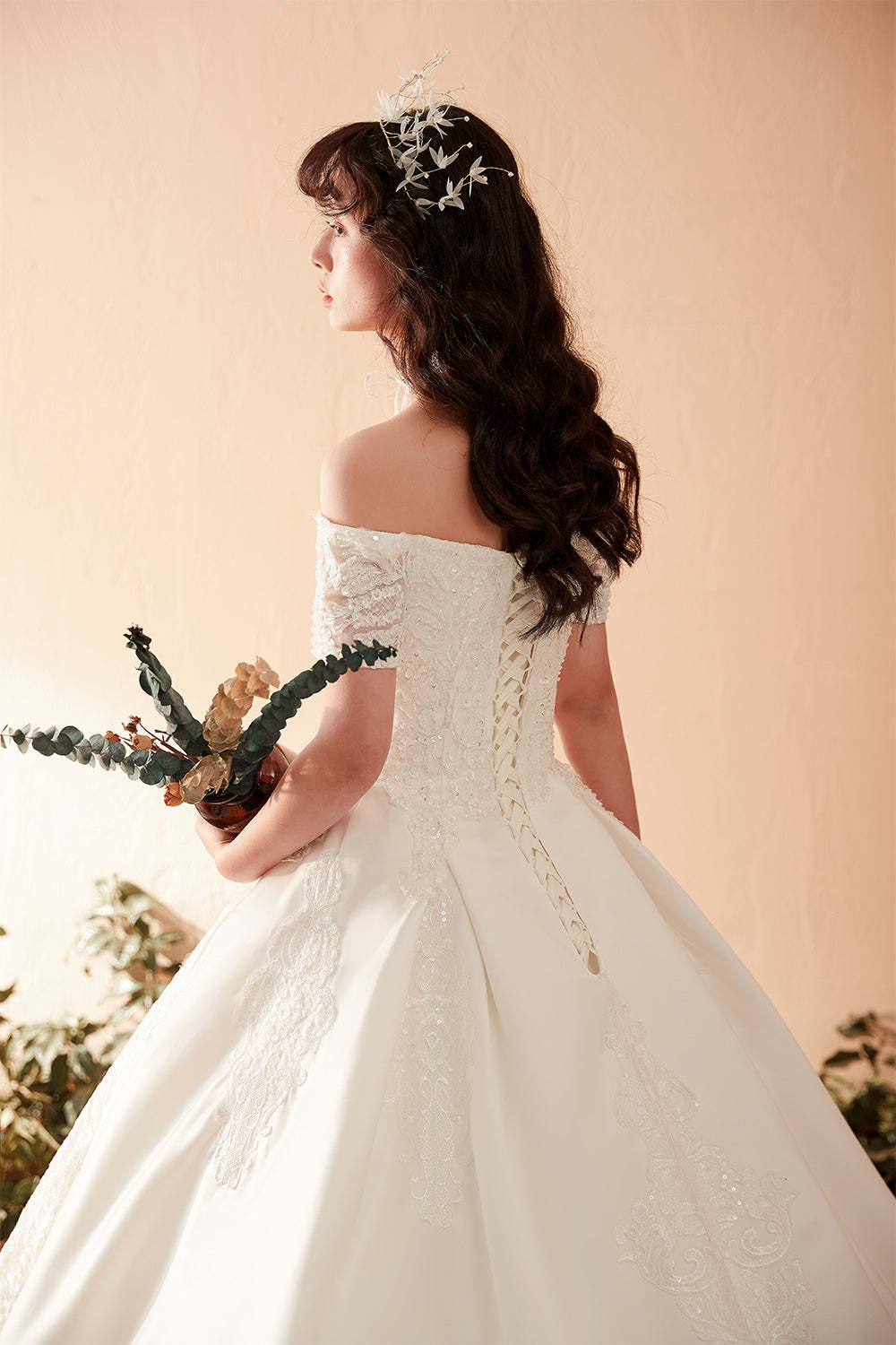 Luxurious Off-Shoulder Satin Ball Gown Wedding Dress with Exquisite Lace Appliques