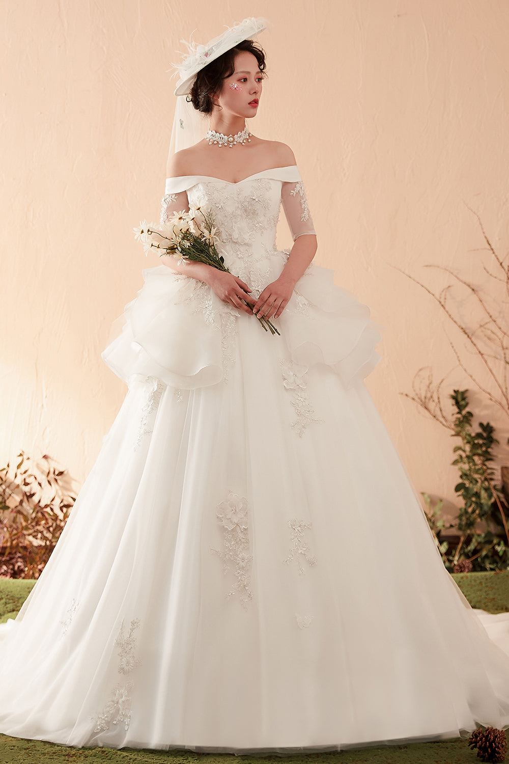 Exquisite Off-Shoulder Ball Gown Wedding Dress with Floral Lace Embellishments