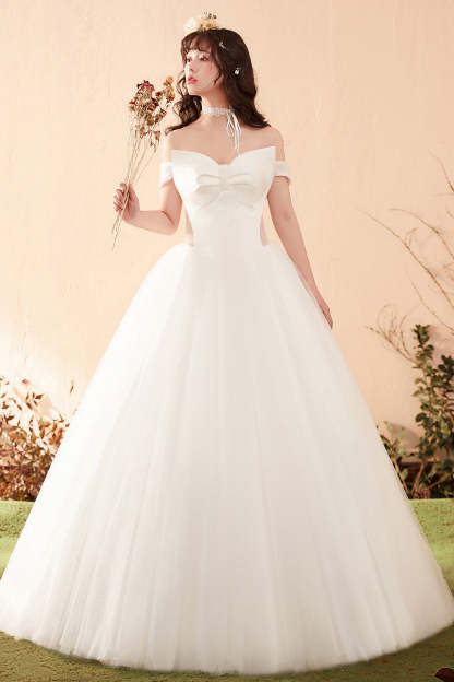 Elegant Off-Shoulder Ball Gown Wedding Dress with Statement Bow