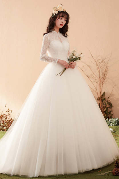 Timeless Graceful High-Neck Lace Bridal Gown with Long Sleeves