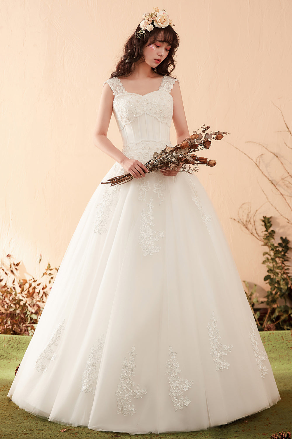 A Line Sweetheart Sleeveless Wedding Dress with Lace Applique