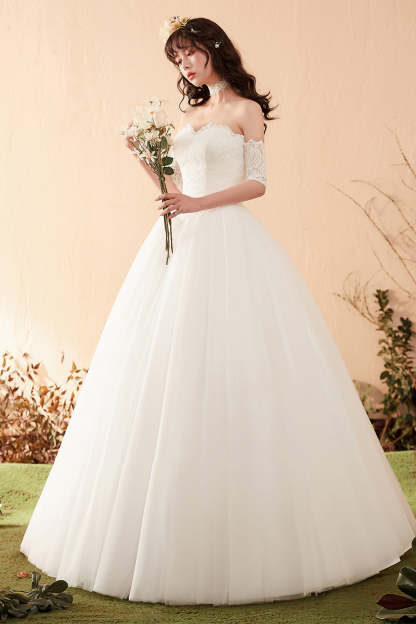 Romantic Lace Embroidered Strapless Princess Wedding Dress