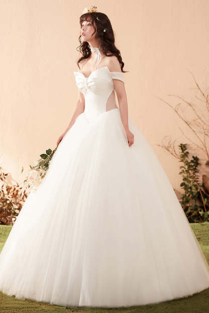 Elegant Off-Shoulder Ball Gown Wedding Dress with Statement Bow