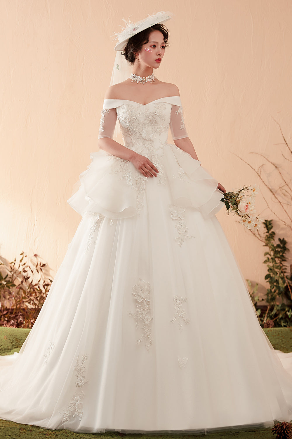 Exquisite Off-Shoulder Ball Gown Wedding Dress with Floral Lace Embellishments