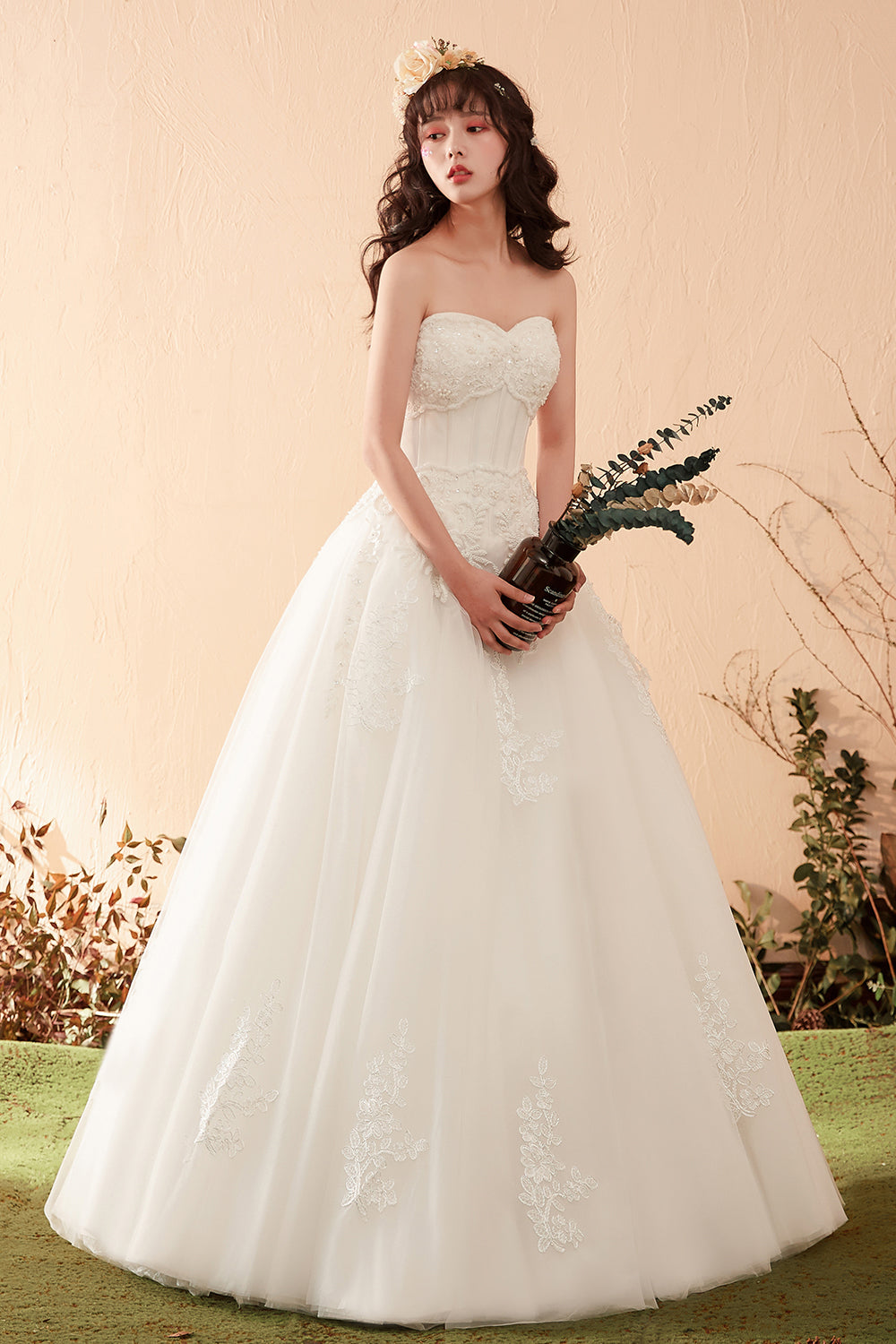 A Line Sweetheart Sleeveless Wedding Dress with Lace Applique