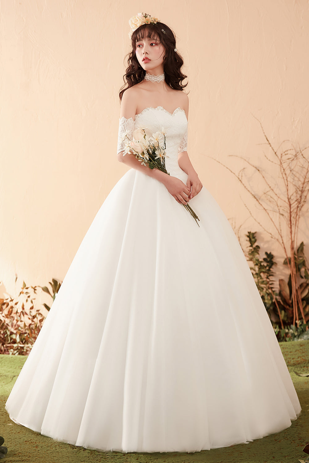 Romantic Lace Embroidered Strapless Princess Wedding Dress