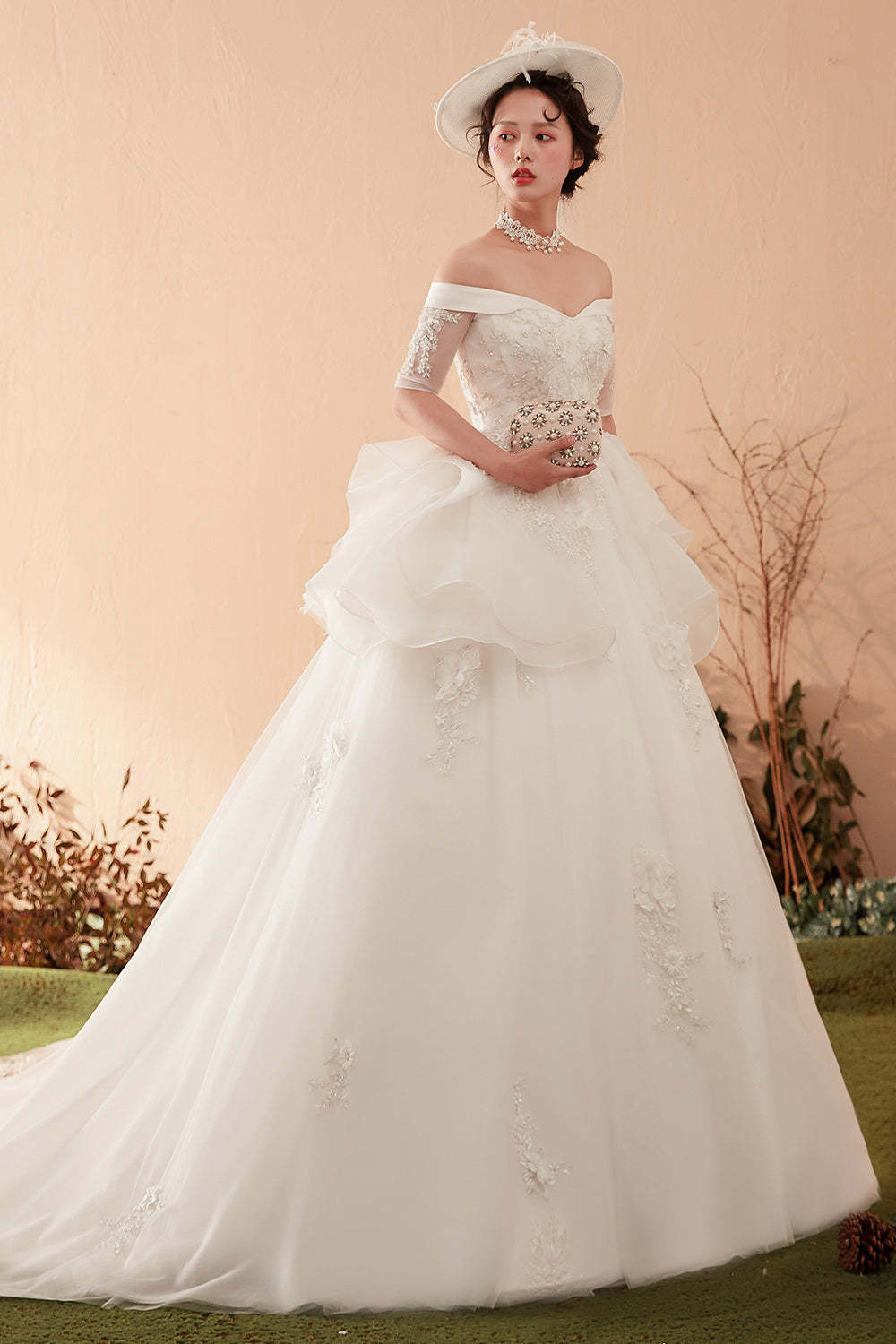 Exquisite Off-Shoulder Ball Gown Wedding Dress with Floral Lace Embellishments