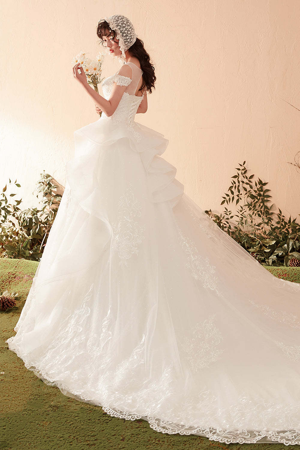 Elegant Off-Shoulder A-Line Wedding Gown with Lace Embroidery