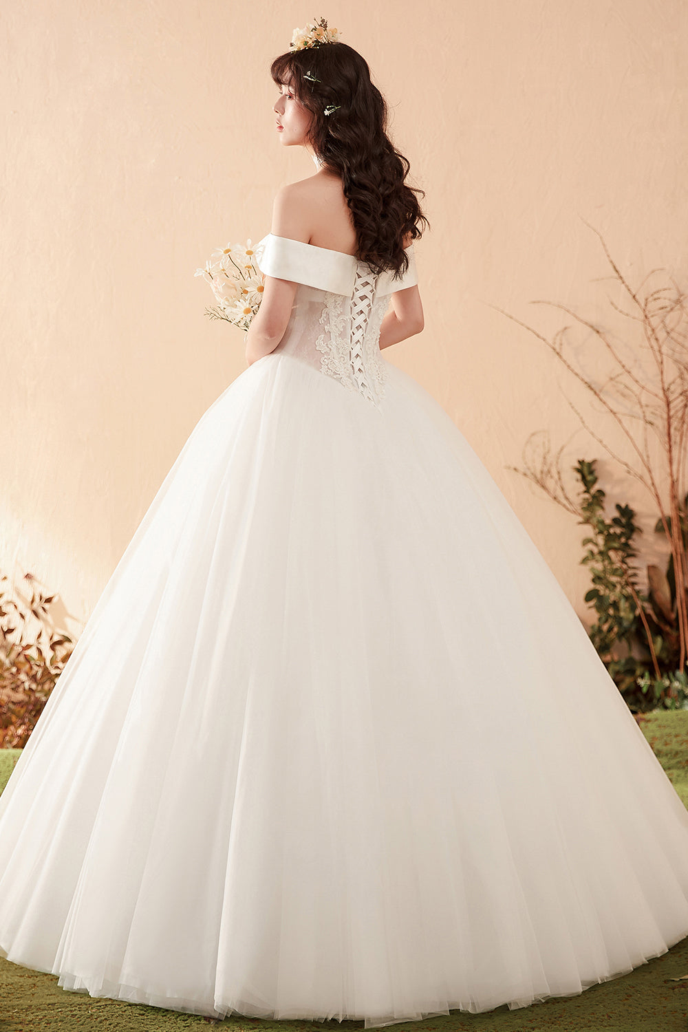 Romantic Off-Shoulder Ball Gown Wedding Dress with Floral Lace Appliques