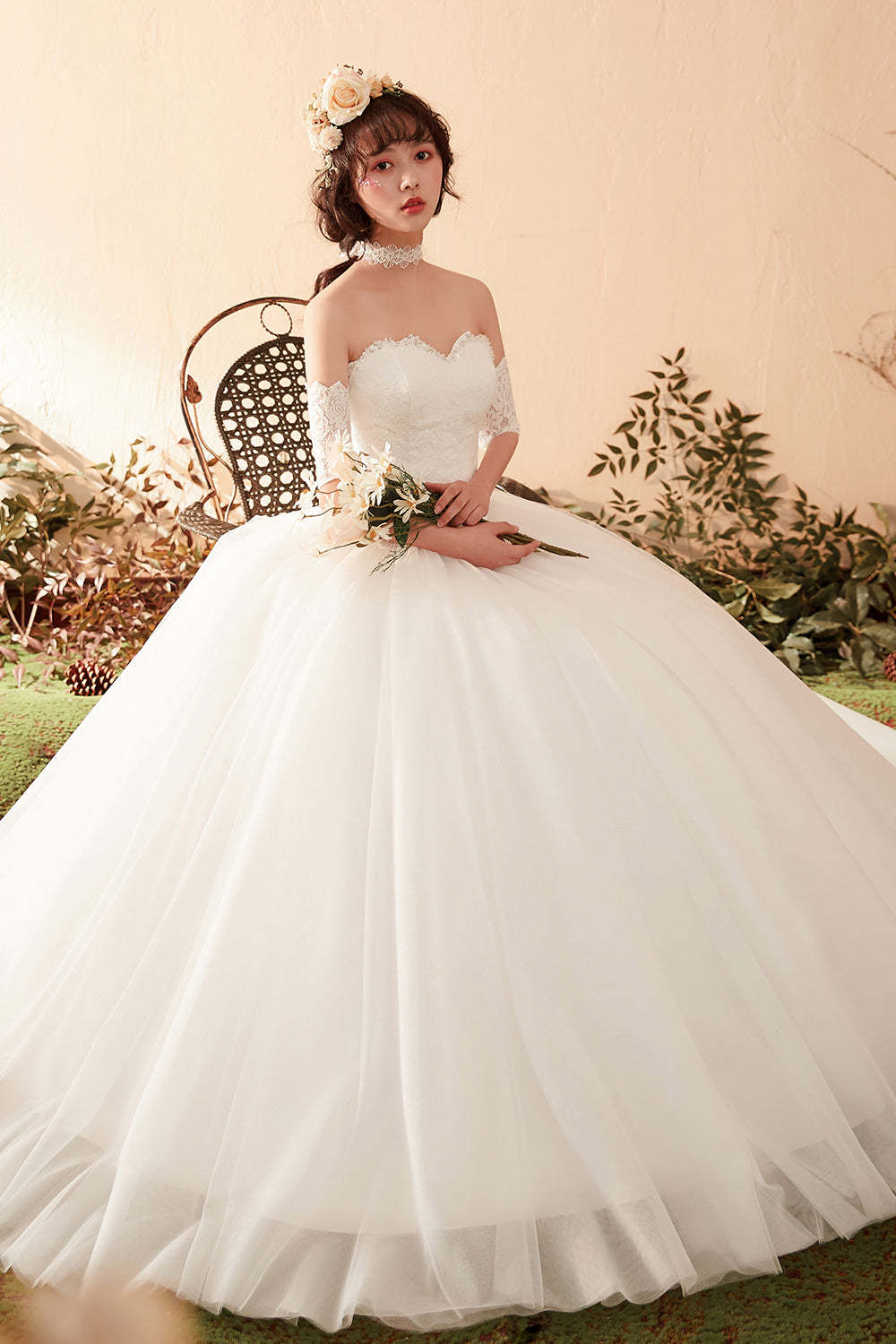 Romantic Lace Embroidered Strapless Princess Wedding Dress