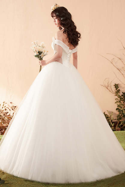 Elegant Off-Shoulder Ball Gown Wedding Dress with Statement Bow