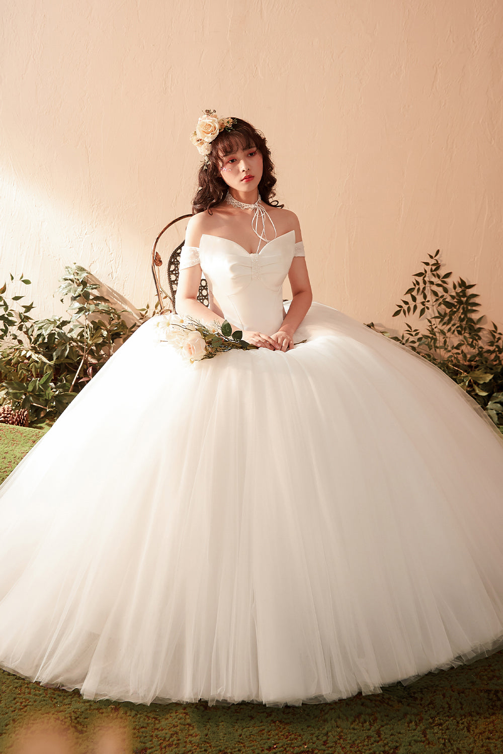 Elegant Off-Shoulder Ball Gown Wedding Dress with Statement Bow