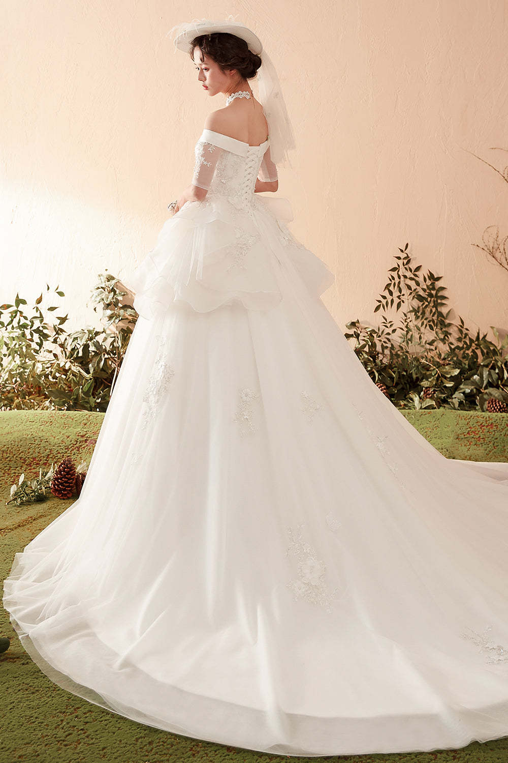 Exquisite Off-Shoulder Ball Gown Wedding Dress with Floral Lace Embellishments
